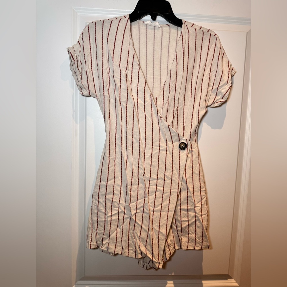 Victoria + Sophia Cream Romper with Red Stripes wrap style Small